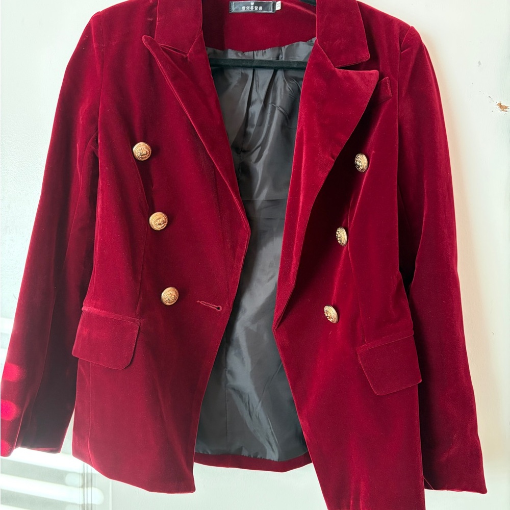 Maroon/Burgundy Velvet Blazer with Gold Buttons M - Picture 2 of 4